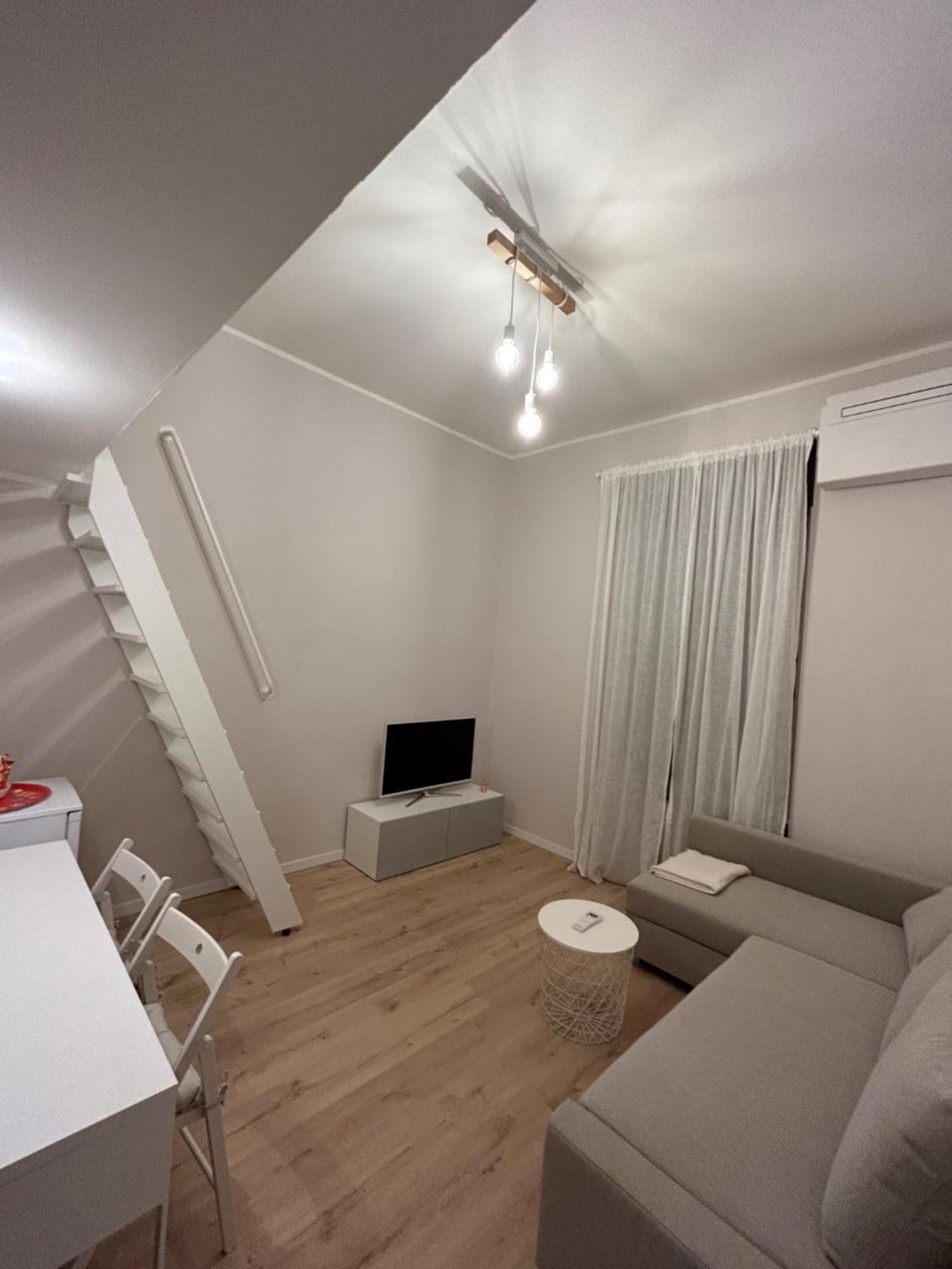 Studio Apartment Near Bocconi Milán Exterior foto